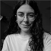 Profesora particular de dibujo, pintura y dibujo técnico para todas las edades. Formada en diseño gráfico y bellas artes.
